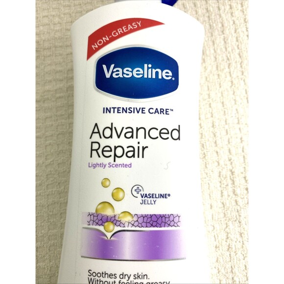 3 Vaseline Intensive Care Advanced Repair Light Scent Heals Dry Skin 20.3oz - Picture 5 of 9